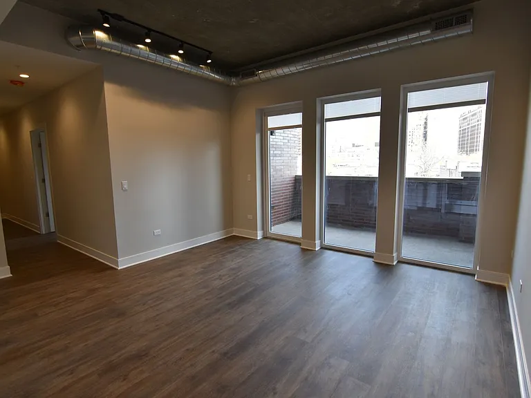 The Eagle Building - 3833 N Broadway — Photo 55