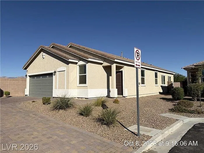 4 bed, 2.0 bath, 1494 sqft, $2,100 — Photo 2