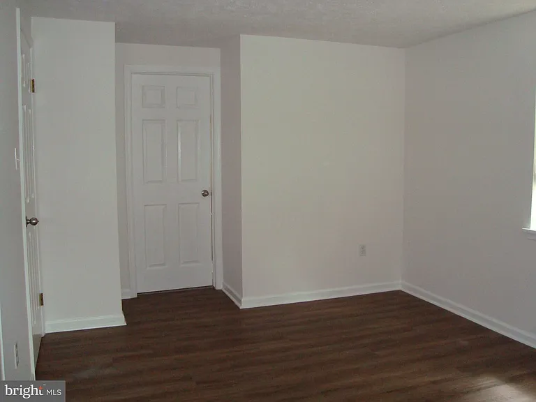 18704 Caledonia Ct #B — Photo 8