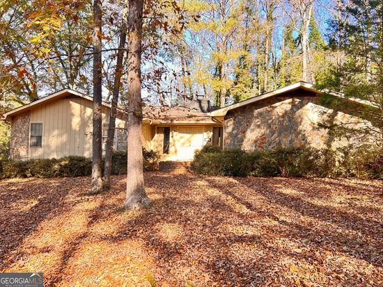 110 Canterbury Ln, Fayetteville, GA 30215