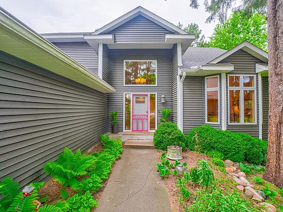 4th image of 1005 Spruce Dr