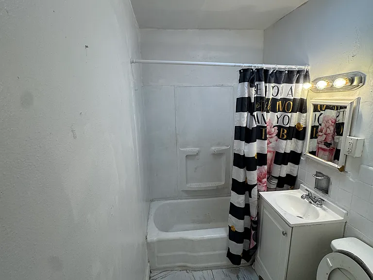 Carey Ave — Photo 11