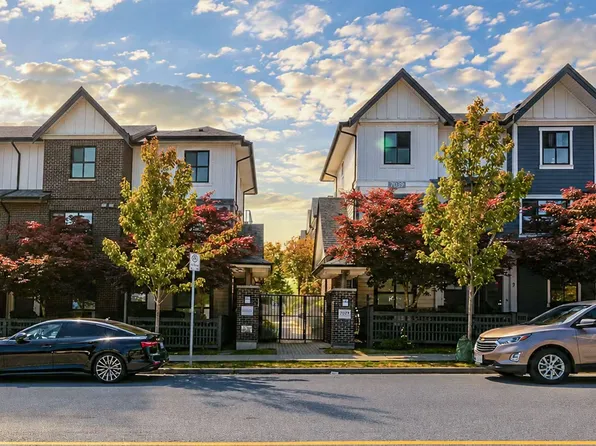7039 Macpherson Ave #16, Burnaby, BC V5J 4N4