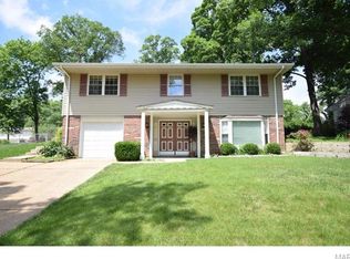 505 Wyncrest Dr, Ballwin, MO 63011