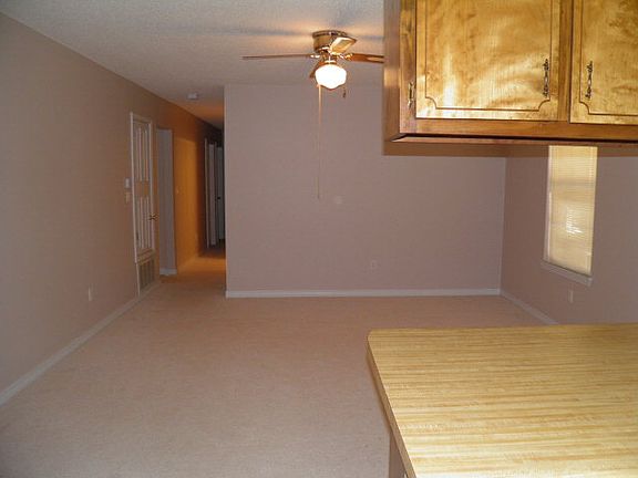 5th image of 52 Pennie Ln