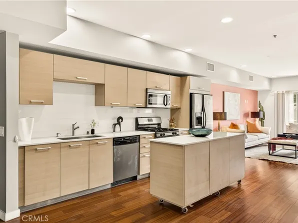 5016 Bakman Ave #205, North Hollywood, CA 91601