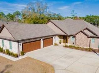 9492 Neumann Dr, Elberta, AL 36530