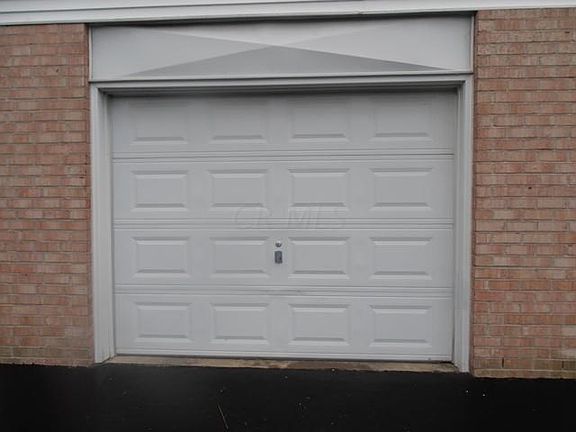 4th image of 983 Kingsbury Ct