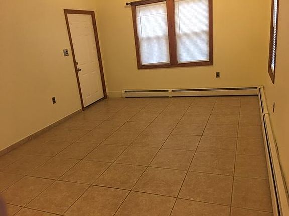 2nd image of 47 Bissell St Floor 1