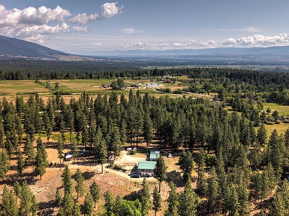 3rd image of 821 Fred Burr Rd