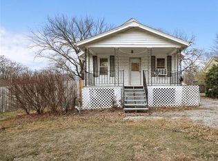 1104 Dewey St, Grandview, MO 64030