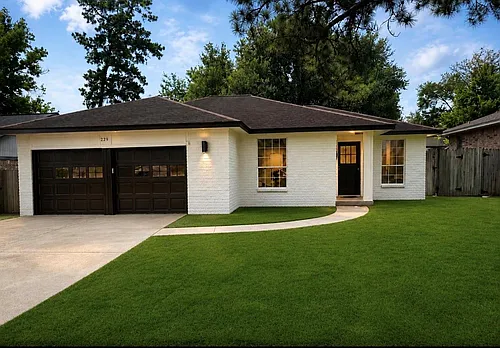 229 Oxford Dr Photo 1