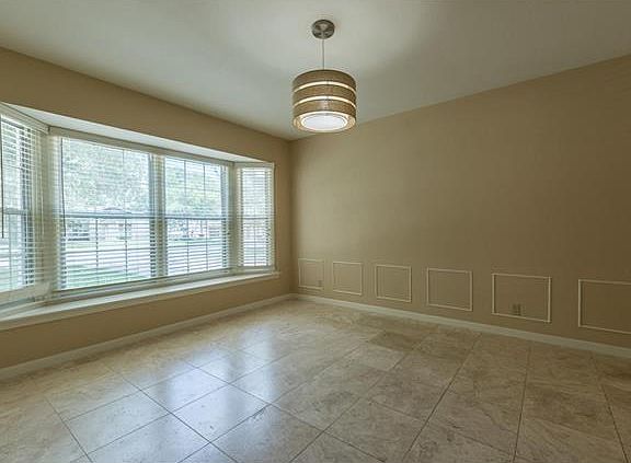 5th image of 4208 N Hills Dr