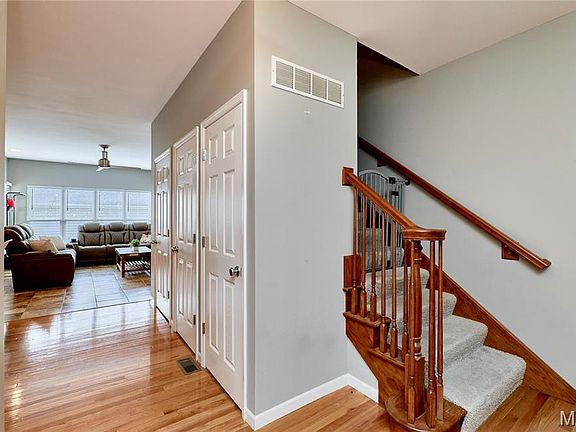 5th image of 404 N Sarah St