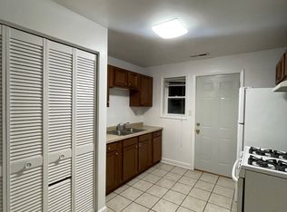 3234 7th St APT 4, Waukegan, IL 60085