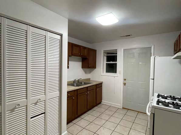 3234 7th St APT 4