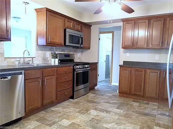 3rd image of 3026 Augustine Dr