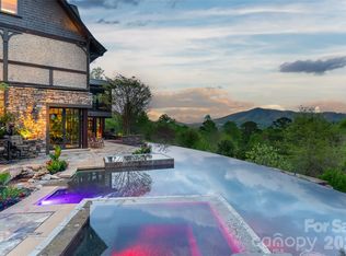66 N Deerhaven Ln, Asheville, NC 28803