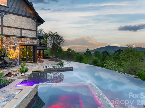 66 N Deerhaven Ln, Asheville, NC 28803