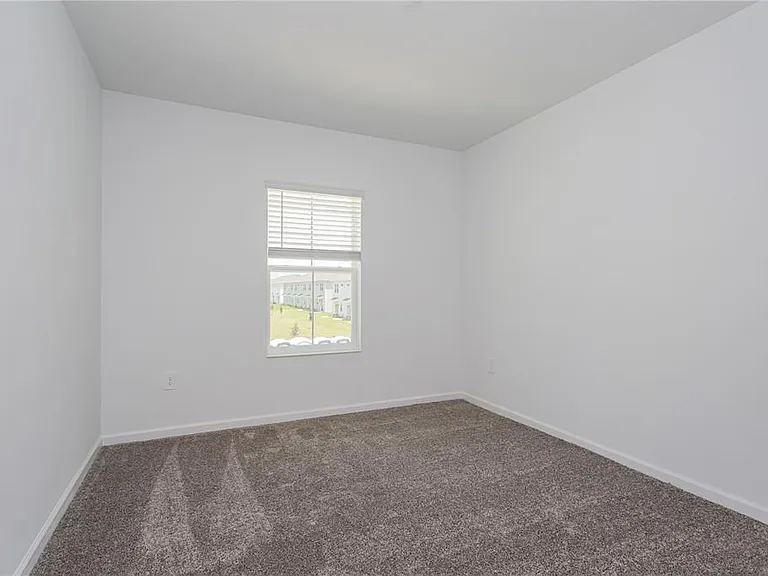 3227 Laurent Loop — Photo 17