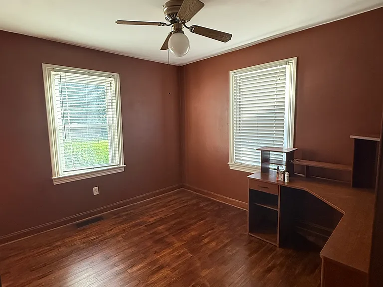 4026 Crawford Ave — Photo 8