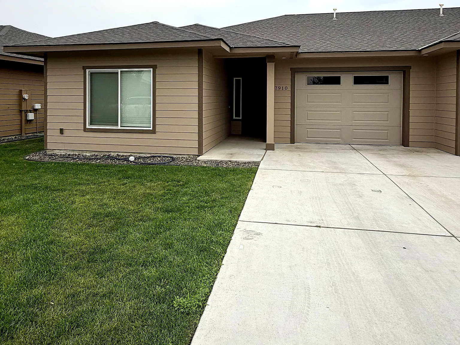 2 bed, 1150 sqft, $1,975 — Photo 1