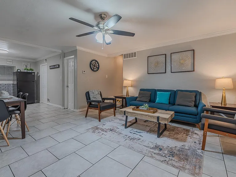 219 Andrews St #7 — Photo 4