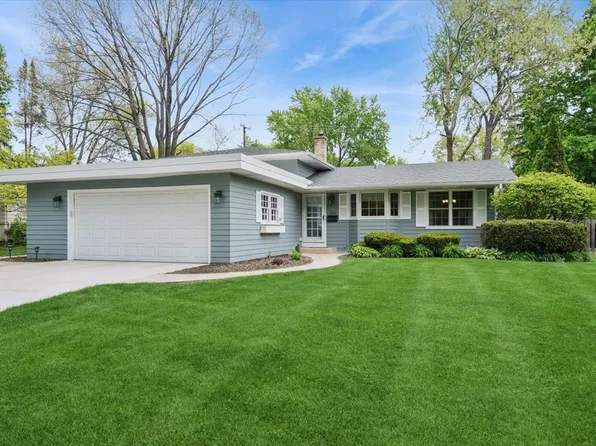 1232 Laurel Ln, Naperville, IL 60540