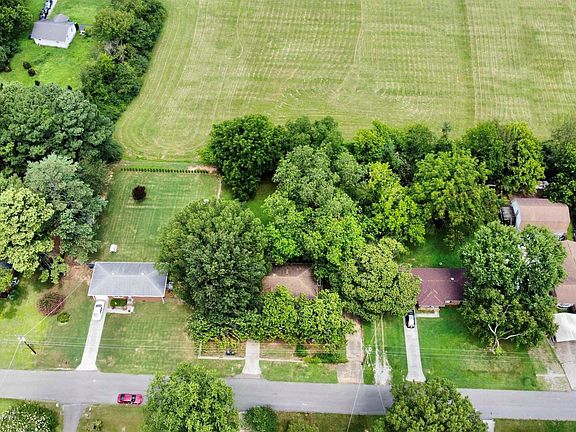 4th image of 131 Forrest Dr