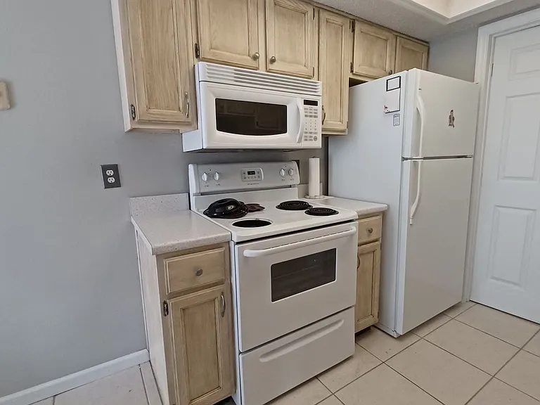 56 Highpoint Dr — Photo 8