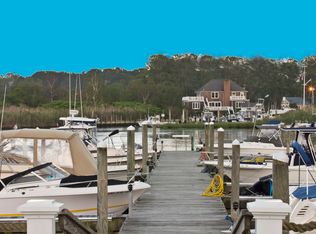 19 Pameeches Path, East Moriches, NY 11940