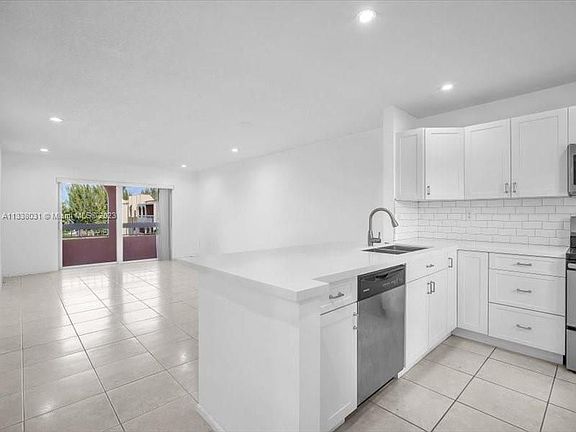 5th image of 7915 Camino Real APT 403