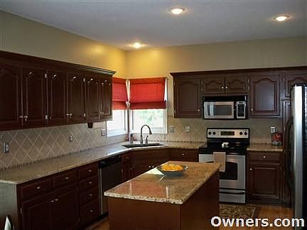 Updated Kitchen with Granite and Stainless Steel Appliances