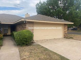 1916 Spindle Top Dr, Duncanville, TX 75137