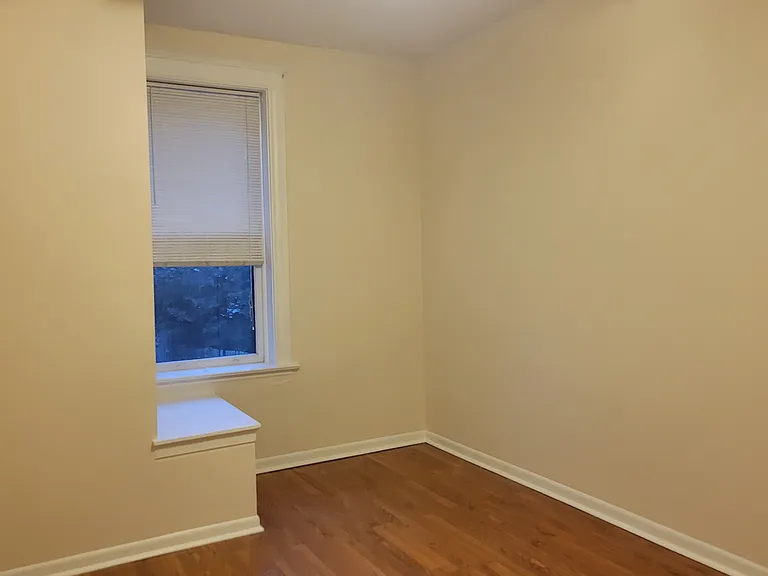 Second bedroom.