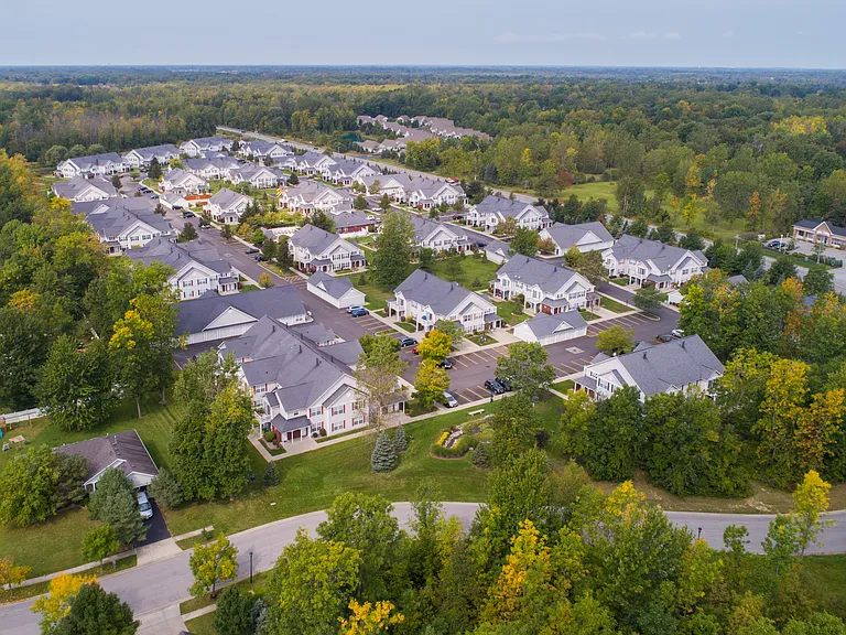 Autumn Creek Apartments — Photo 99