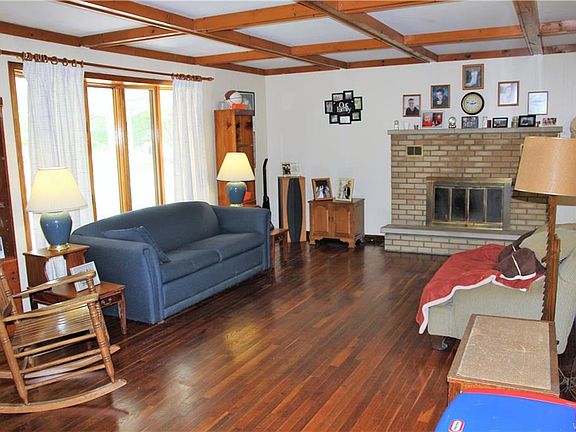 5th image of 6 Crestview Ave