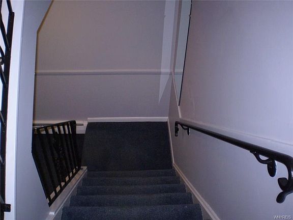 5th image of 10 Wayne Ter APT 6