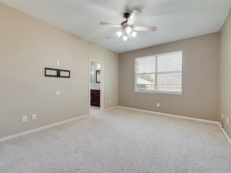 4512 Shade Tree Ct — Photo 7