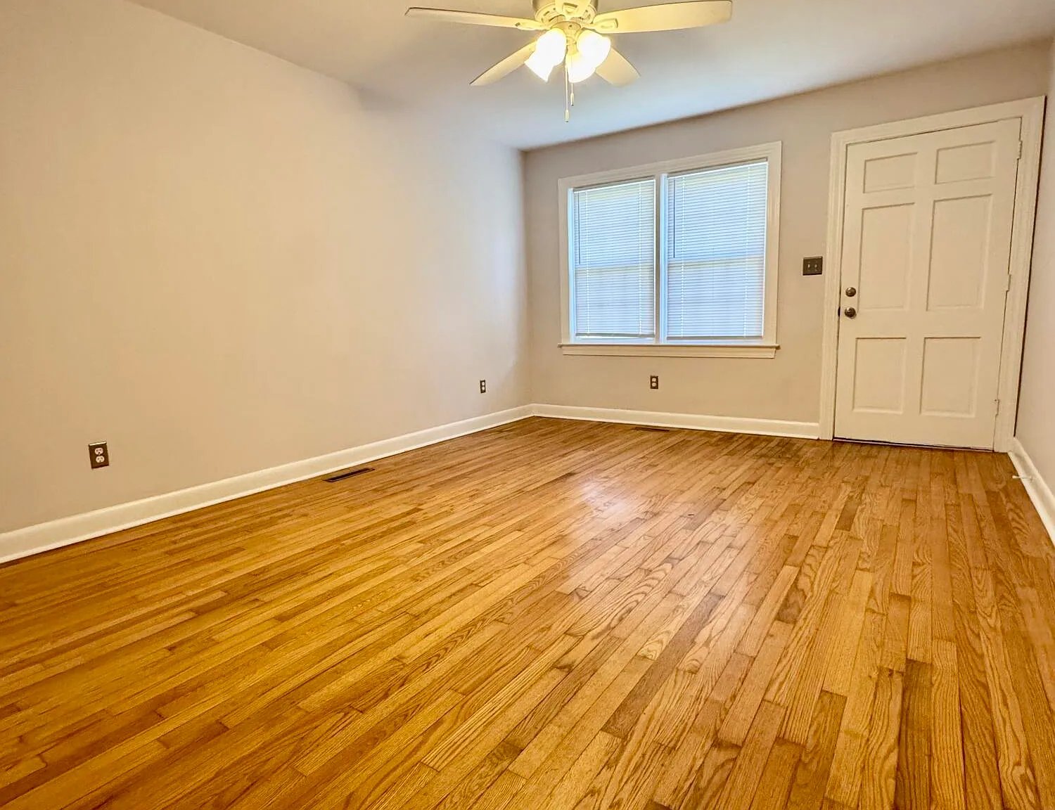 3 bed, 1.0 bath, $1,350 — Photo 2