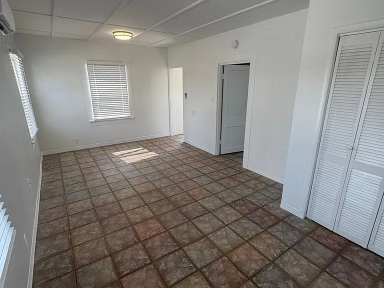 4246&4300 Seagrape Dr #4249-4301 — Photo 9
