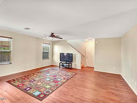 3rd image of 900 W Broadway Ave
