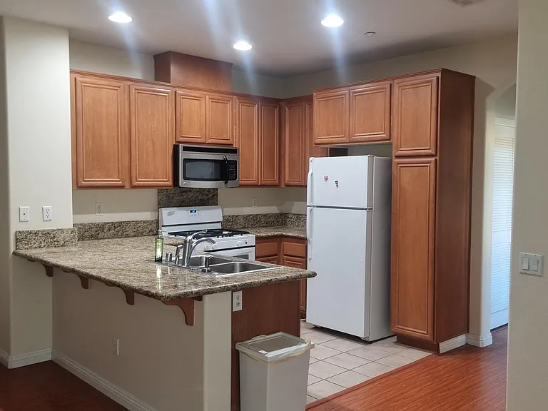 25557 Huxley Dr — Photo 16