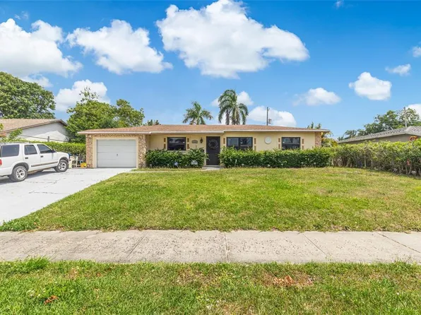 539 Sabal Palm Dr, Lake Park, FL 33403