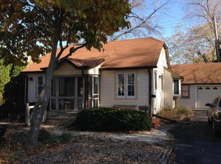 1322 S 97th St, West Allis, WI 53214