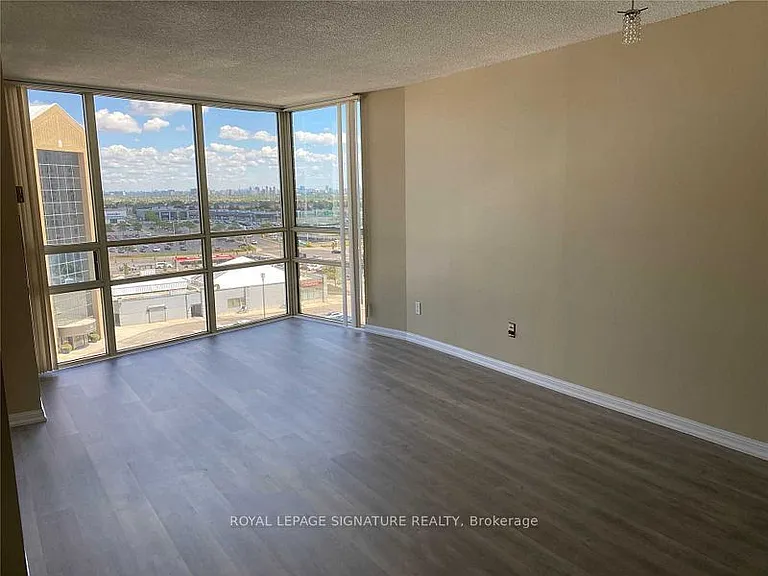 50 Eglinton Ave W #903 — Photo 3