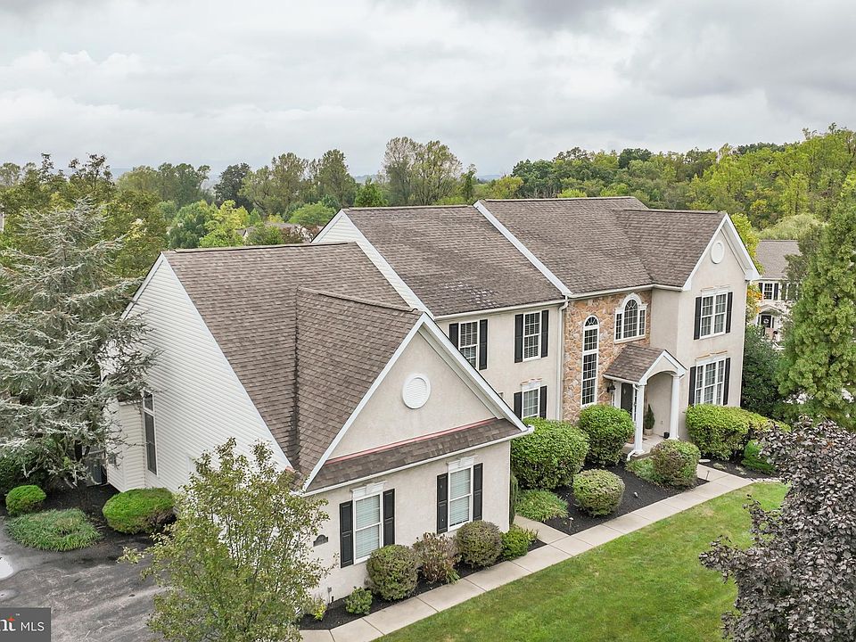 1st image of 100 Canter Dr