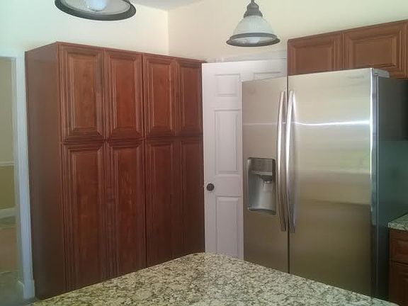 5th image of 413 Mulcahy Cir