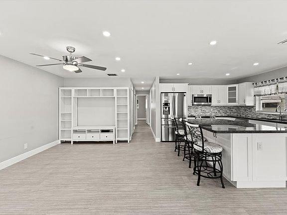 4th image of 1020 NW 88th Ave #D100