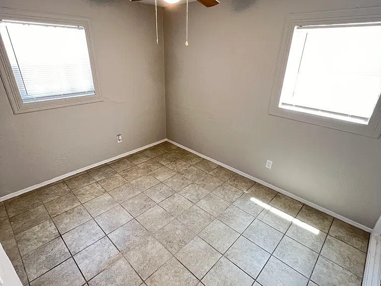 2928 N Grand St — Photo 7